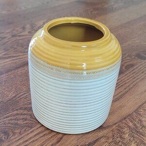 Super cute! Small Rippled Flower Vase